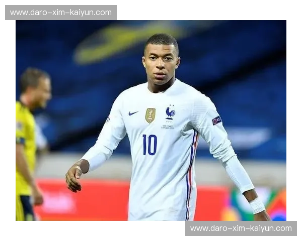 蓝色的史诗:当高卢雄鸡遇见诸神黄昏,法兰西与希腊的终极浪漫博弈